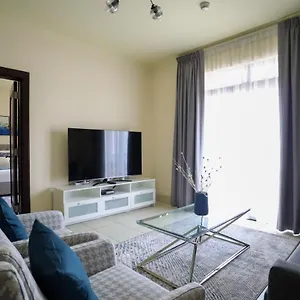 شقة Higuests - Charming With Private Balcony Near Mall, دبي